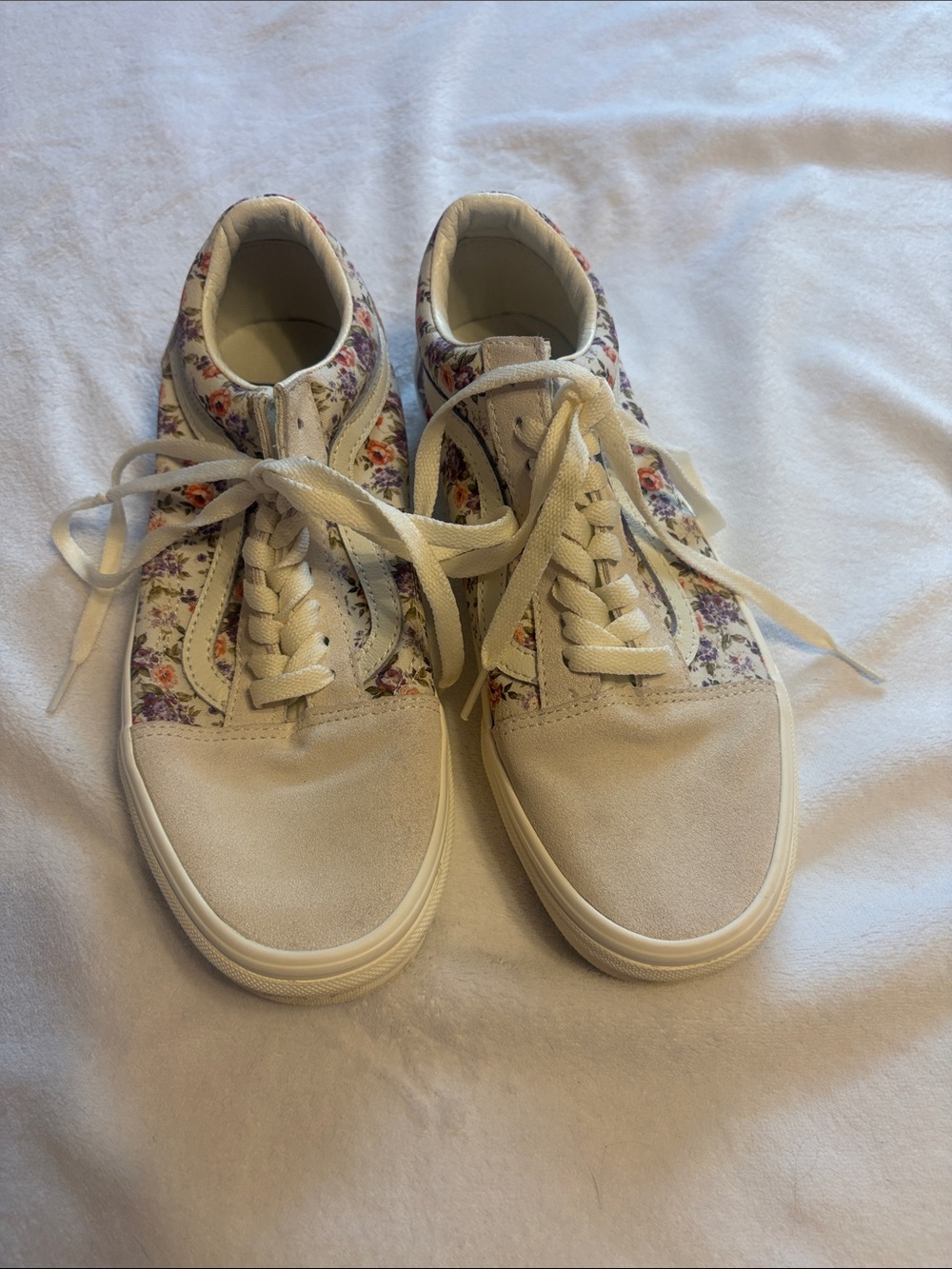Floral Lace-Up Women's Sneakers in Cream